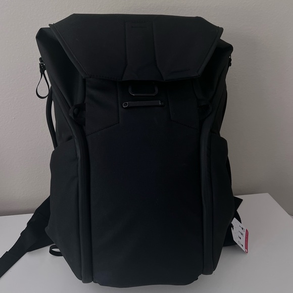Peak Design EVERYDAY BACKPACK - Picture 2 of 12
